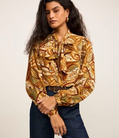 Blusa en Viscosa con Cuello Lazo y Estampa Paisley 2