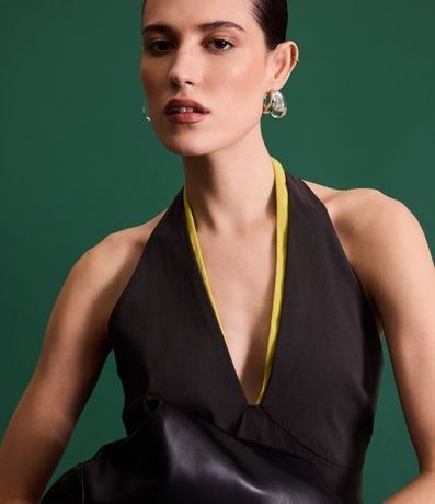 Blusa Corta en Bengalina Frente Única 2