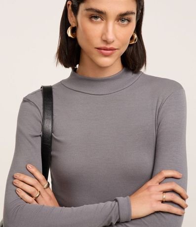 Blusa en Rib con Cuello Alto y Manga Larga 3