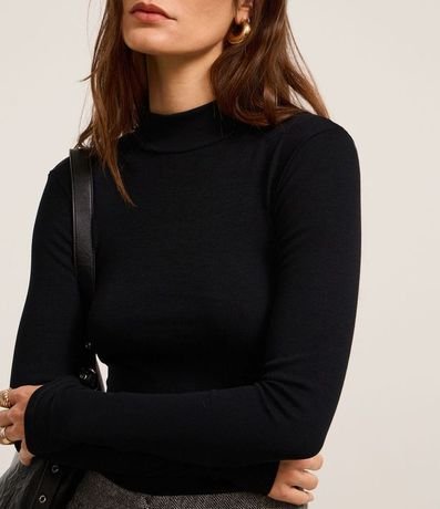 Blusa en Rib con Cuello Alto y Manga Larga 3