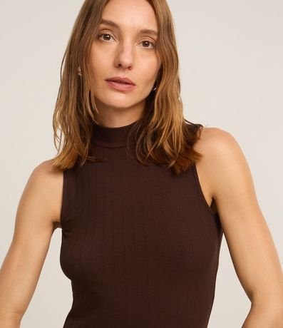 Vestido Midi Canelado en Rib con Cuello Alto 3