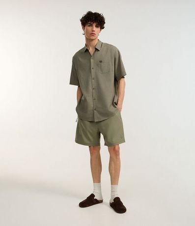 Bermuda con Detalle de Etiqueta Gomosa 1