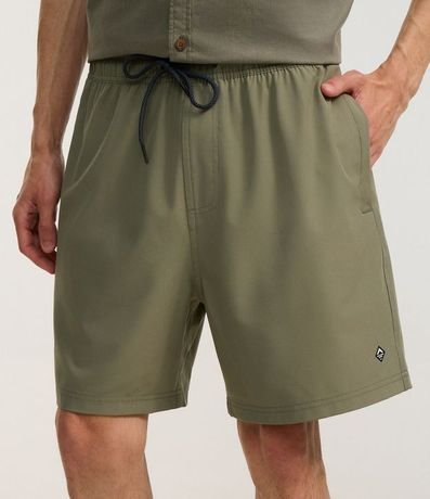 Bermuda con Detalle de Etiqueta Gomosa 2