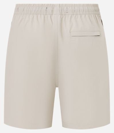 Bermuda con Detalle de Etiqueta Gomosa 5