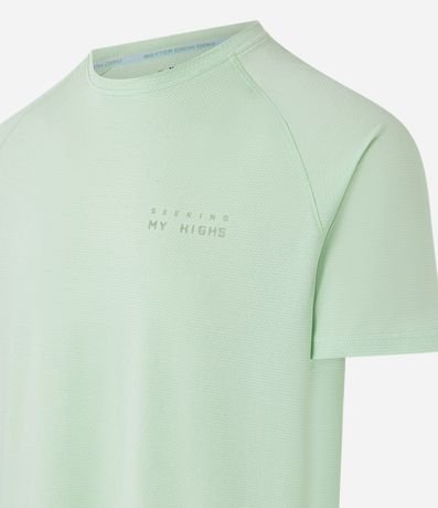 Remera Deportiva Regular con Tecnologia Dry y Estampa Lettering Refletiva 7