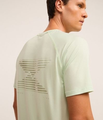 Remera Deportiva Regular con Tecnologia Dry y Estampa Lettering Refletiva 3