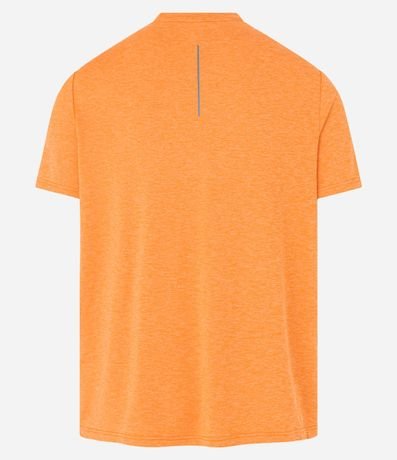 Remera Deportiva con Tecnologia Dry y Detalles Reflectantes 8