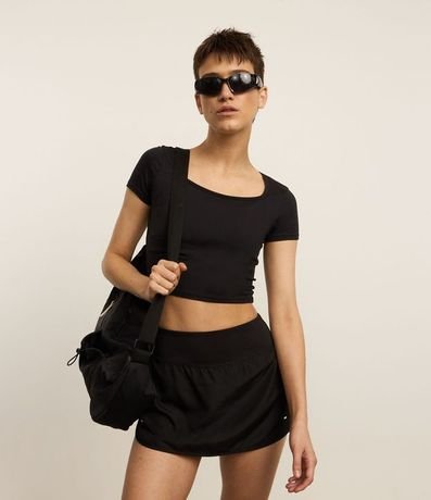 Remera Cropped Deportiva en Microfibra con Toque Suave