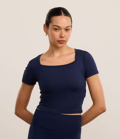 Remera Cropped Deportiva en Microfibra con Toque Suave 1