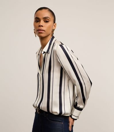 Camisa Satinada con Rayas y Vista con Botones