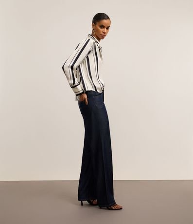 Camisa Satinada con Rayas y Vista con Botones 4