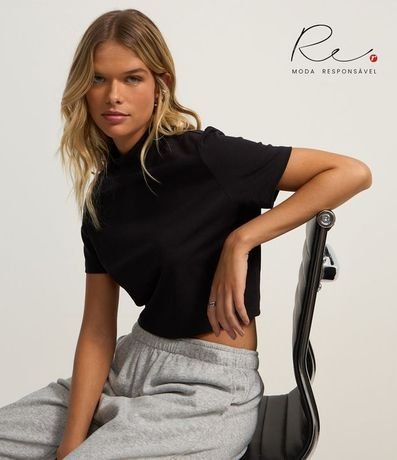 Blusa T-Shirt Cropped en Algodón con Cuello Alto