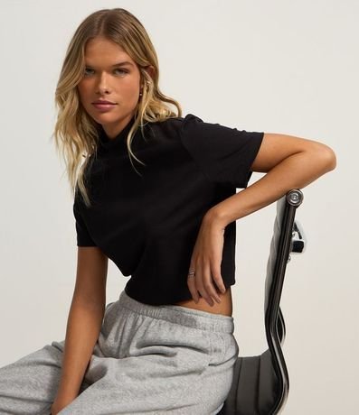 Blusa T-Shirt Cropped en Algodón con Cuello Alto