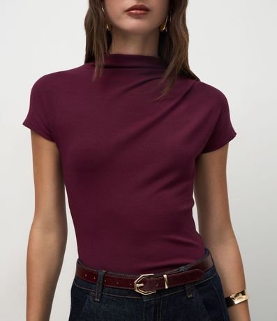 Blusa en Viscosa Seamless con Cuello Alto 8