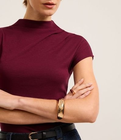 Blusa en Viscosa Seamless con Cuello Alto 3