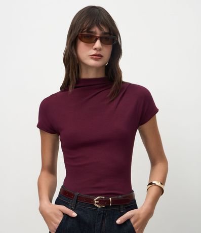 Blusa en Viscosa Seamless con Cuello Alto 5
