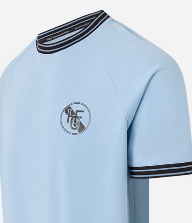 Remera Deportiva Comfort en Rib con Estampa Localizada y Tecnologia Dry 9