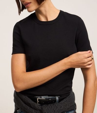 Blusa Básica Ajustada en Rib con Cuello Redondo 3