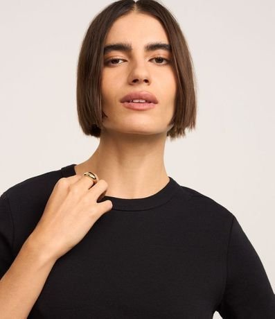 Blusa Básica Ajustada en Rib con Cuello Redondo 4