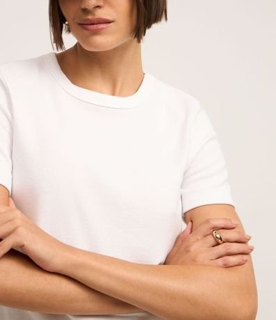 Blusa Básica Ajustada en Rib con Cuello Redondo 3