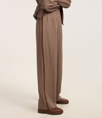 Pantalón Recto en Sastrería de Cuadros y Detalle Contrastante en el Lateral 5