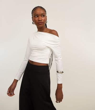 Blusa Corta con Escote Canoa y Manga Larga 1