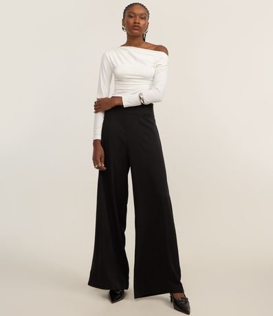 Blusa Corta con Escote Canoa y Manga Larga 2