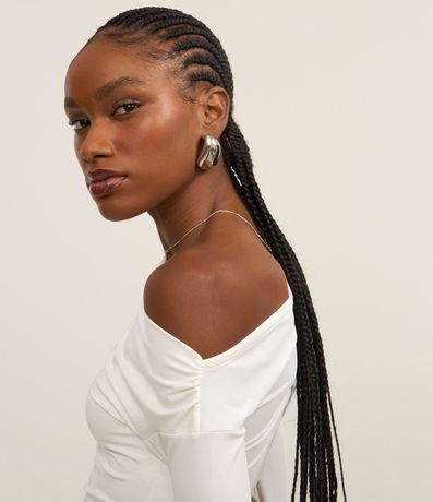 Blusa Corta con Escote Canoa y Manga Larga 3