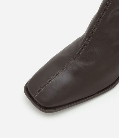 Bota Caño Mediano en Cuero con Pico Cuadrado y Tacón Grueso 6
