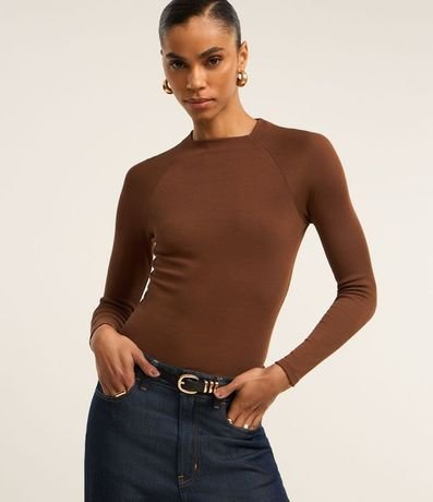 Blusa Básica en Viscosa con Cuello Alto y Sisa Raglán