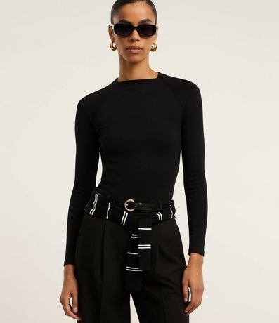 Blusa Básica en Viscosa con Cuello Alto y Sisa Raglán 6