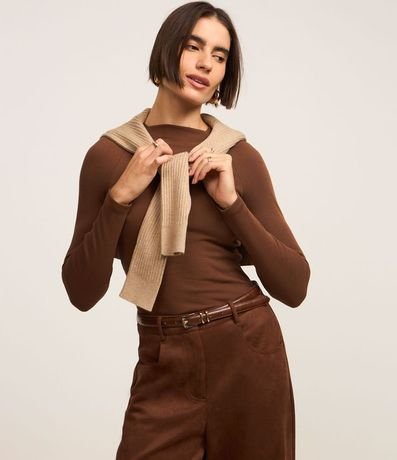 Blusa Básica en Viscosa con Cuello Alto y Sisa Raglán