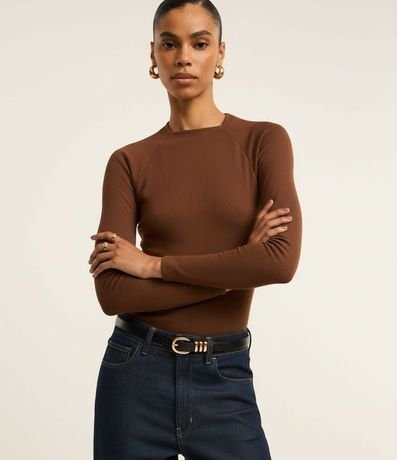 Blusa Básica en Viscosa con Cuello Alto y Sisa Raglán 4
