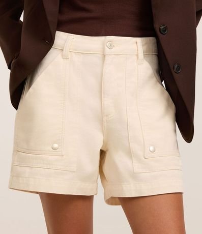 Short Mom en Sarga con Bolsillo Carpintero y Cintura Alta 3