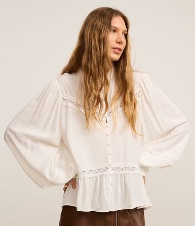 Camisa de Cambraia con Cuello Padre y Ribete de Encaje