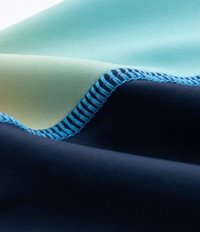 Remera Infantil con Protección UV Estampa Degradé - Talle 5 a 14 años 3