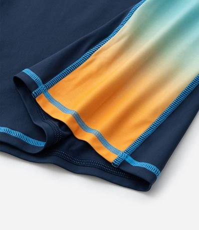 Remera Infantil con Protección UV Estampa Degradé - Talle 5 a 14 años 4