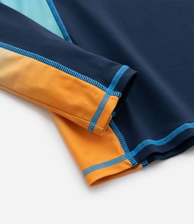 Remera Infantil con Protección UV Estampa Degradé - Talle 5 a 14 años 5