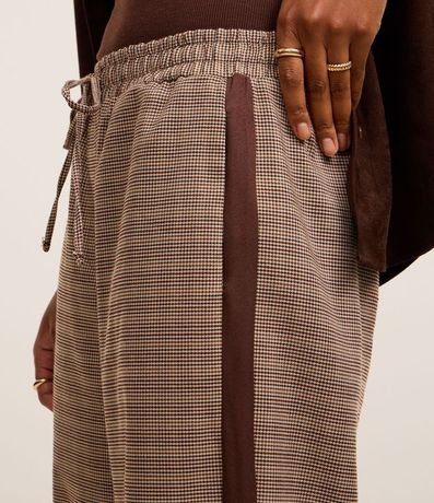 Pantalón Recto Sastrería con Raya Lateral y Estampa de Cuadros 4