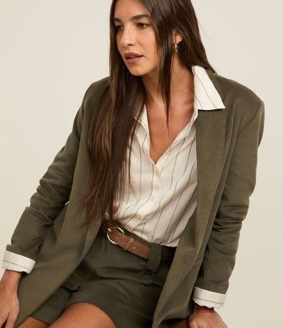 Short Recto Cintura Mediana en Terciopelo Cotelé y Pliegues 6