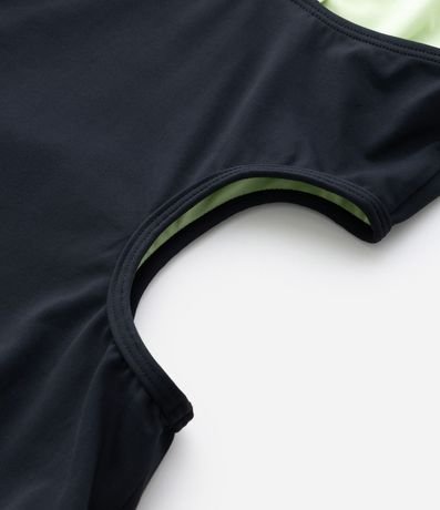 Malla Infantil con Protección UV y Recortes Vazados - Talle 5 a 16 años 4