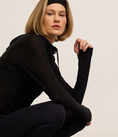 Campera Deportiva en Microfibra con Capucha y Recorte en Tule 7