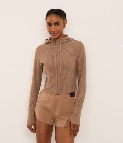 Campera Deportiva en Microfibra con Capucha y Recorte en Tule 2