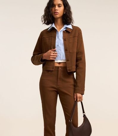 Pantalón Boot Cut Acanalada en Sarga con Botón Forrado 2