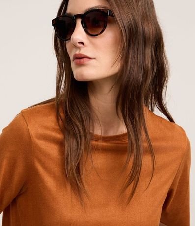 Blusa en Gamuza con Cuello Redondo y Manga Corta 4