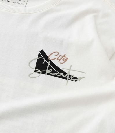 Remera Infantil con Estampa Frente y Costa Skater - Talle 5 a 14 años 5