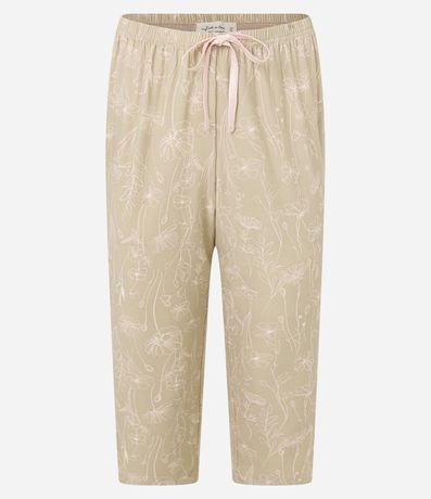 Pijama Capri con Detalle de Satén y Estampa Floral 6