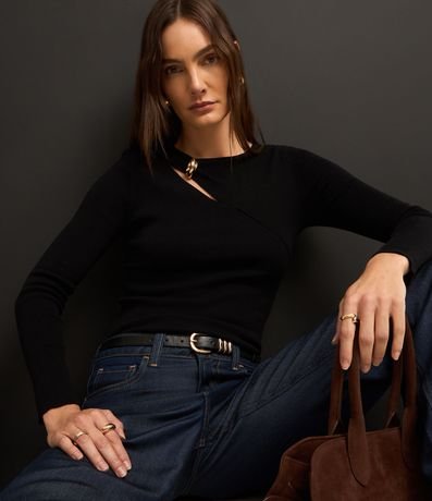 Blusa Acanalada en Punto con Detalle Metalizado y Cutout 6