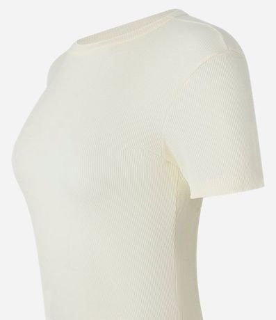 Blusa en Viscosa Texturizada y con Bajo Ondulado 4