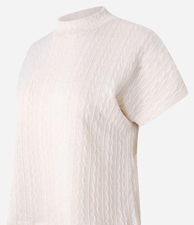 Blusa Texturizada con Cuello alto y Manga corta 7